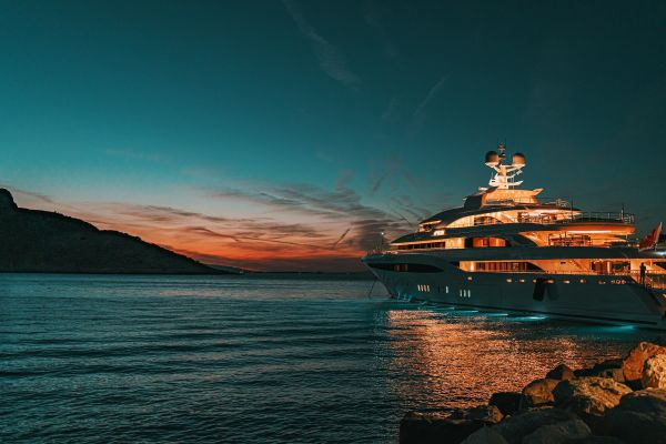 Top yacht party rental options for memorable London events